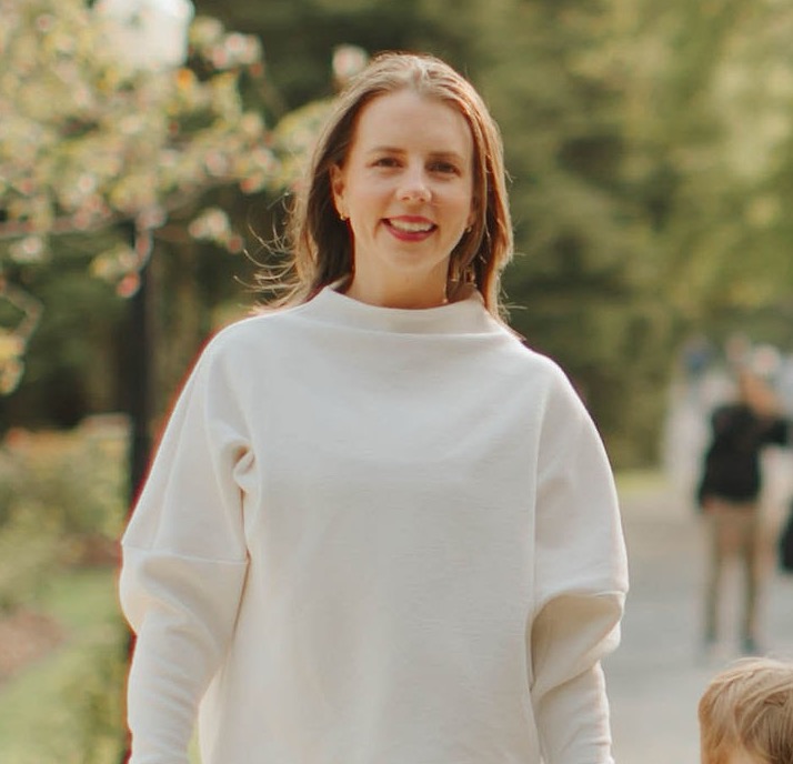Bruna Genz, Brazilian birth doula in Halifax, Nova Scotia